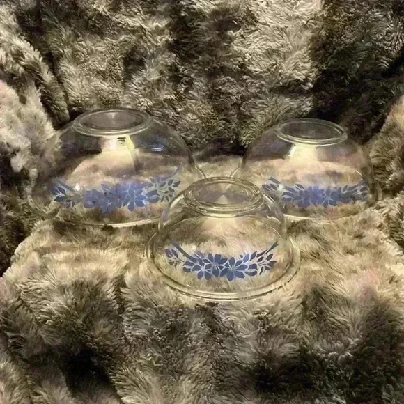 Pyrex clear glass vintage MCM nesting mixing bowls with blue ribbons & flowers. - Picture 5 of 15